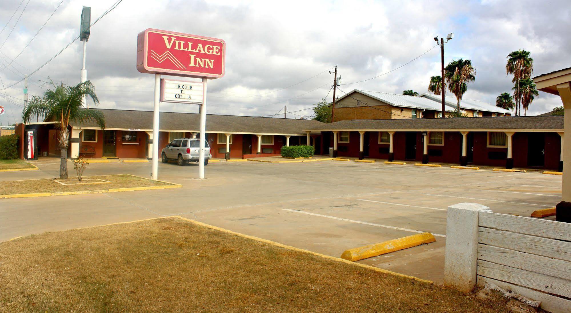 Village Inn コトゥーラ エクステリア 写真